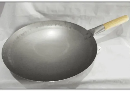 Wok Iron Wok w/ wooden hdl 14" 1 ~item/2024/1/16/waj_100237_50_iron_wok_w_single_wooden_hdl_14_r113500_q0p